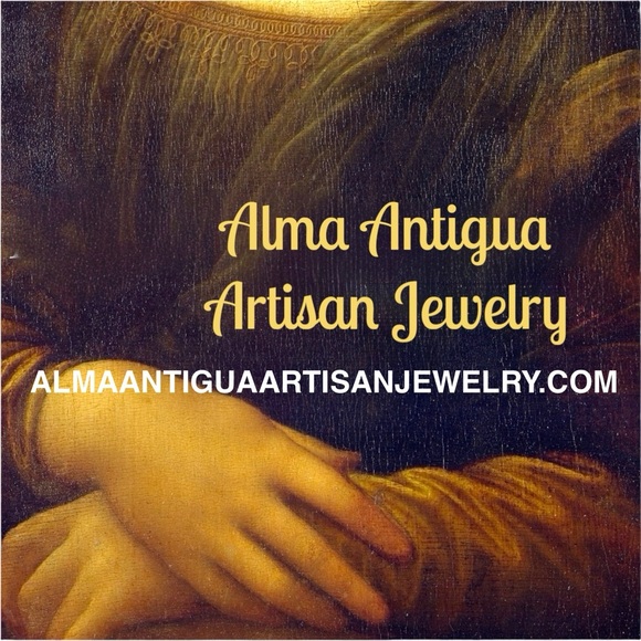 Floating Memory Pendant Upcycled Watch Shell Cameo Swarovski Crystals Necklace - Picture 13 of 15